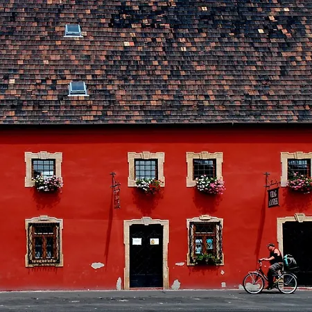 Rubra Panzio Bed & Breakfast *